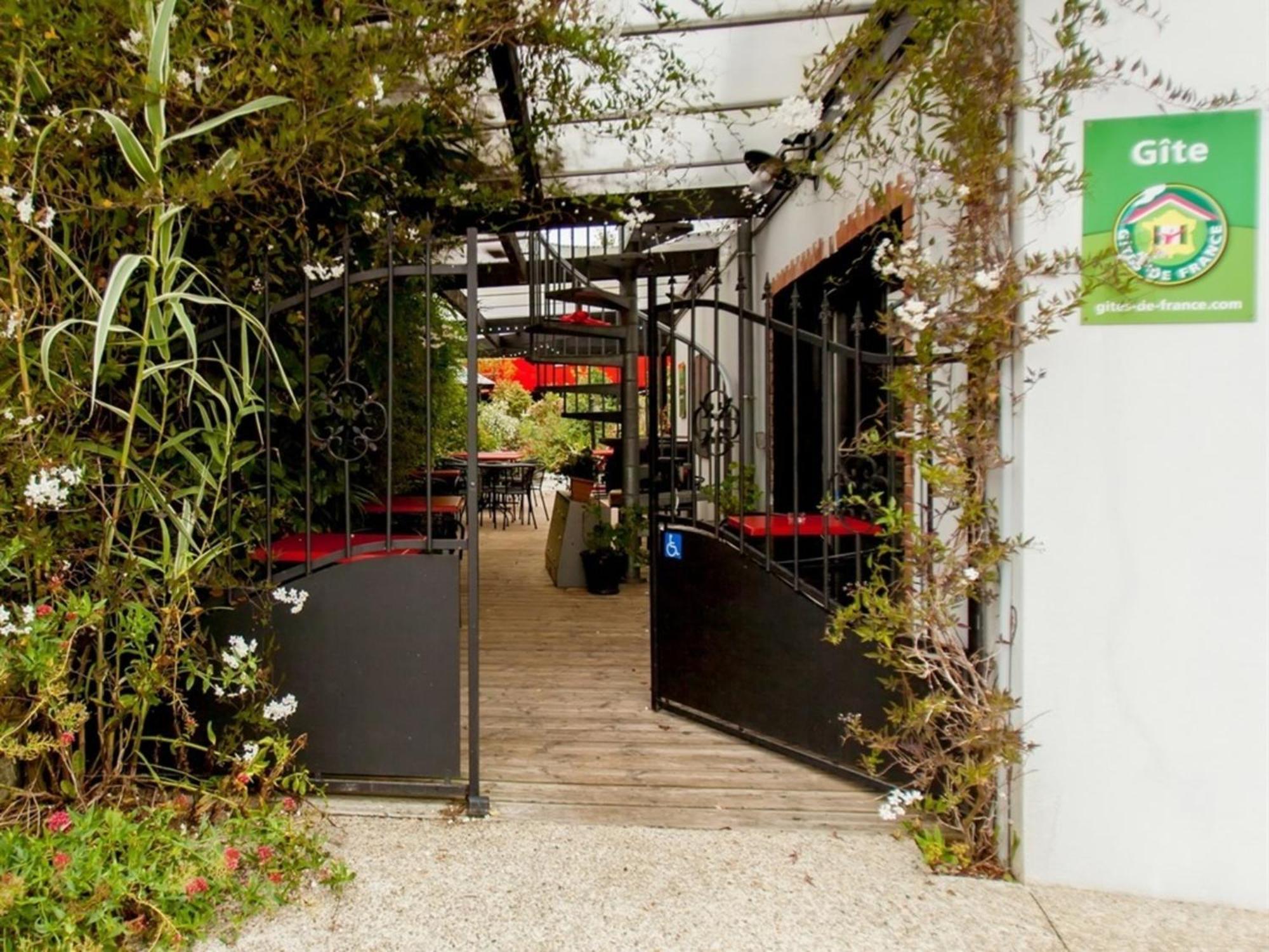 Hébergement Insolite Picasso Lanester Exterior foto
